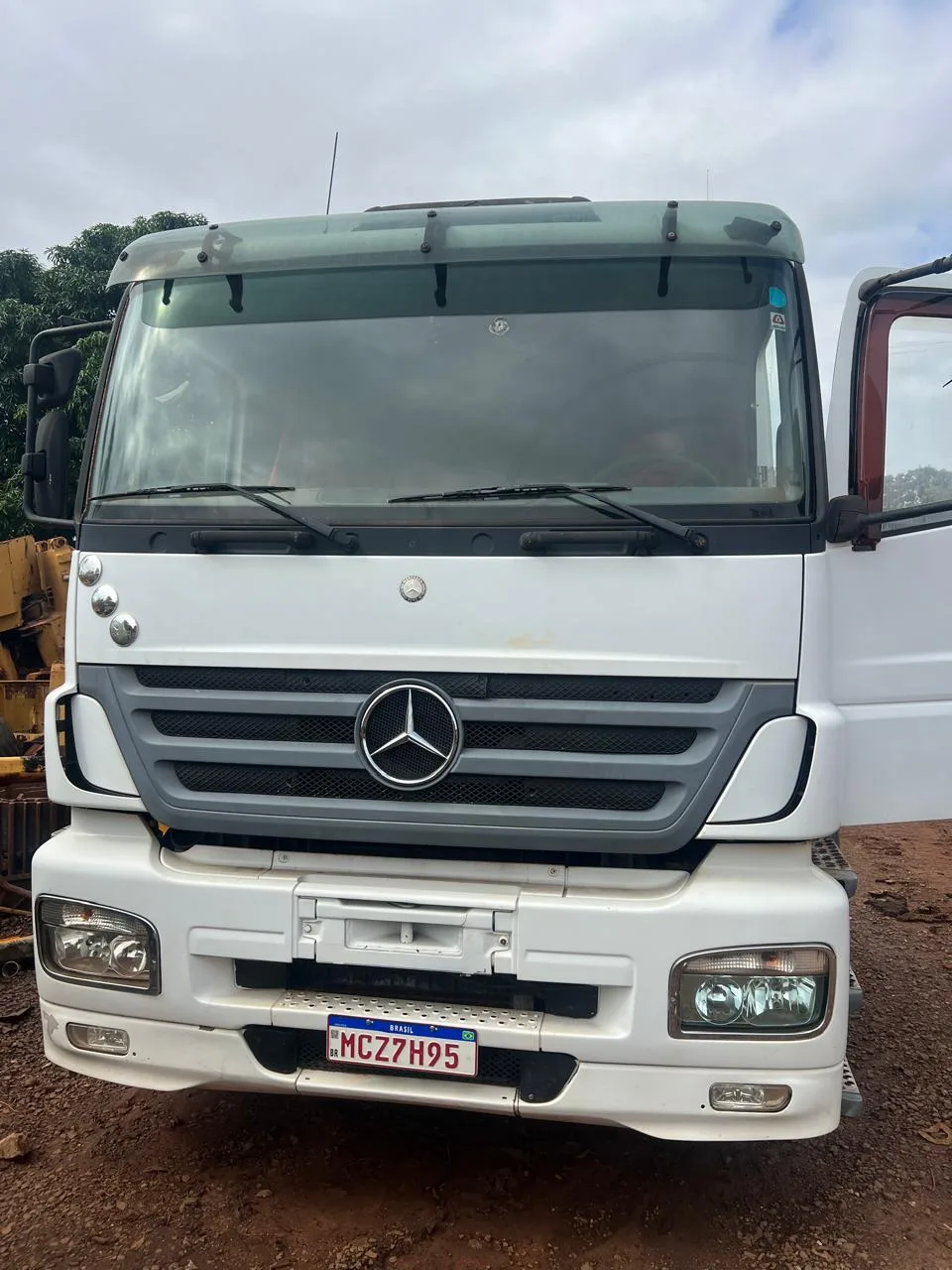 Caminhão Mercedes — foto 3